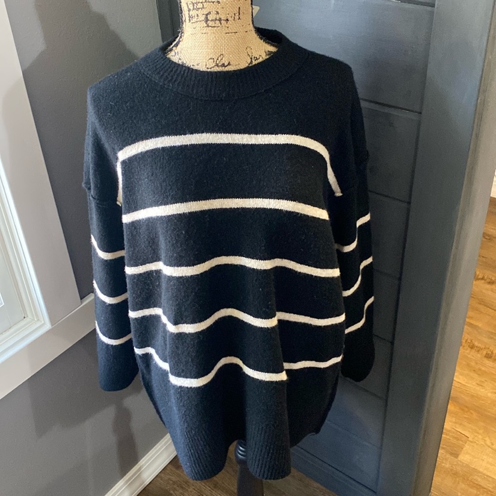 Aerie Oversized Sweater NWT